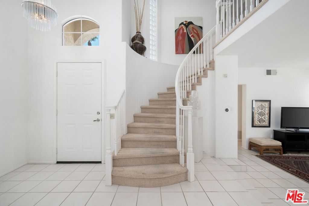 MLS #25571405 image #17