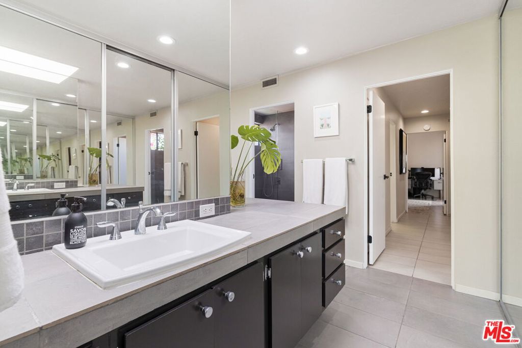 MLS #25574531 image #32