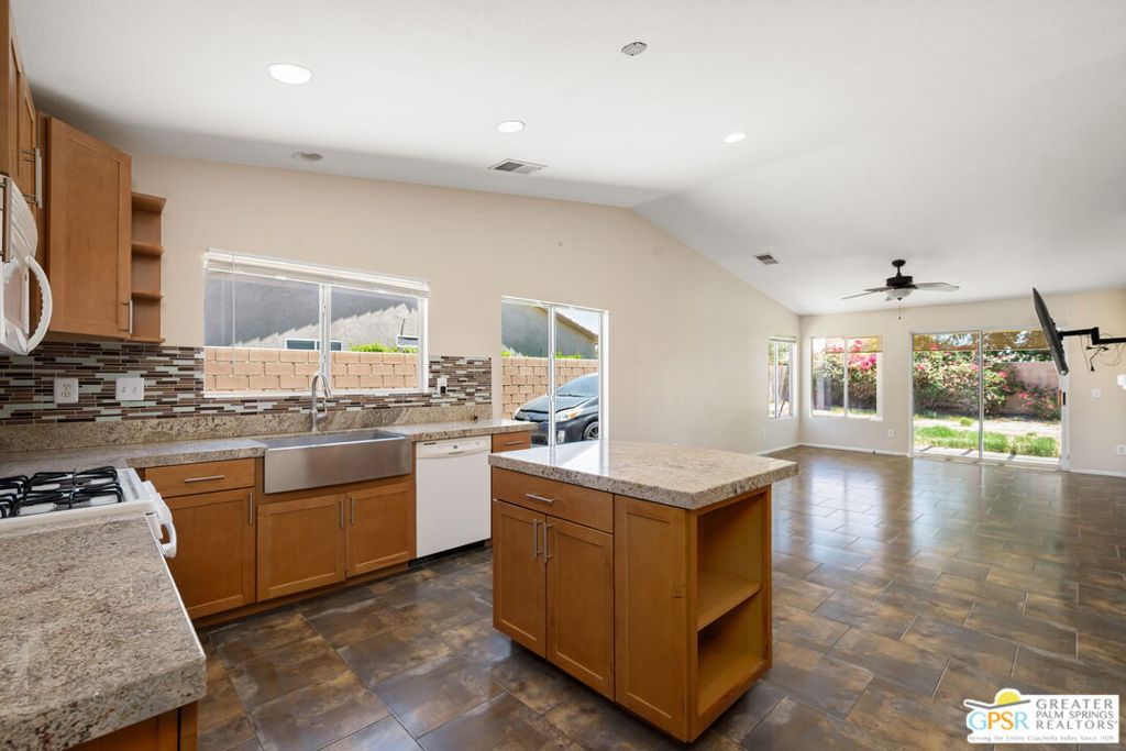 MLS #25576893PS image #12