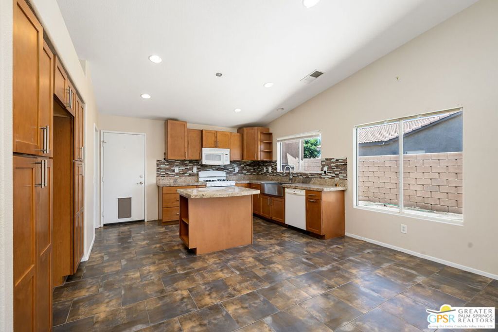 MLS #25576893PS image #9