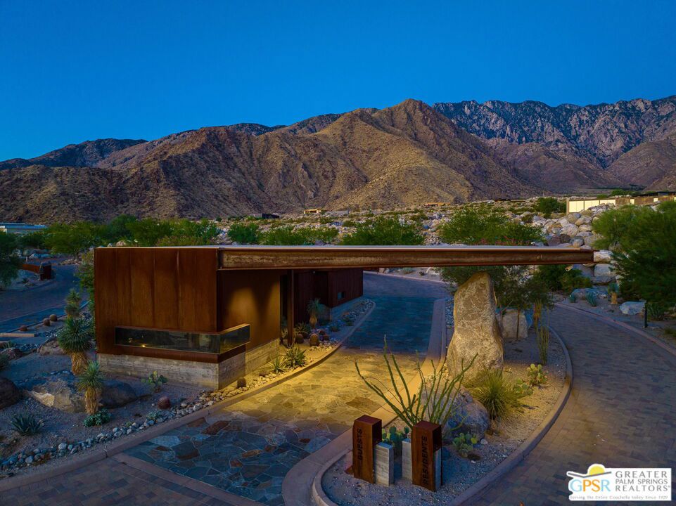 MLS #25579027PS image #2