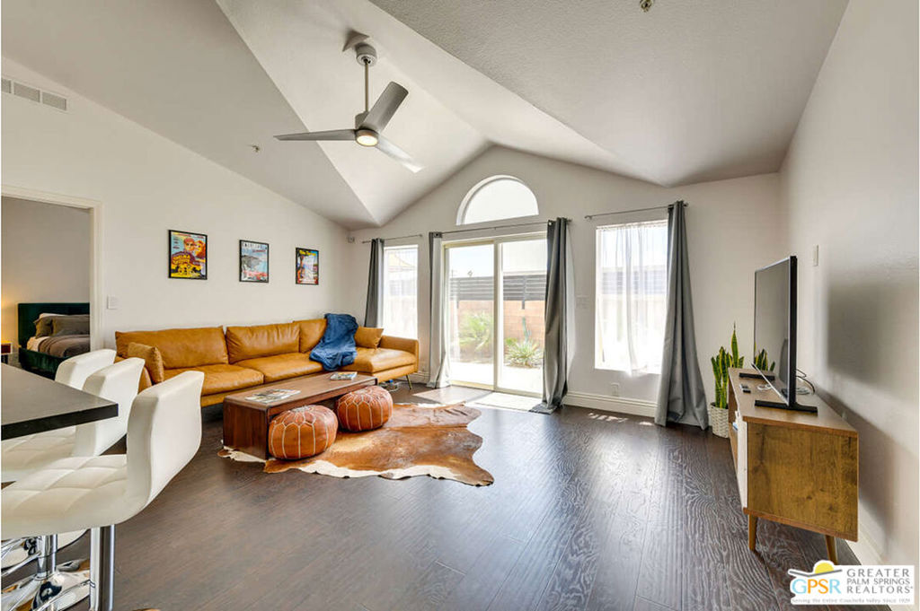 MLS #25582531PS image #1