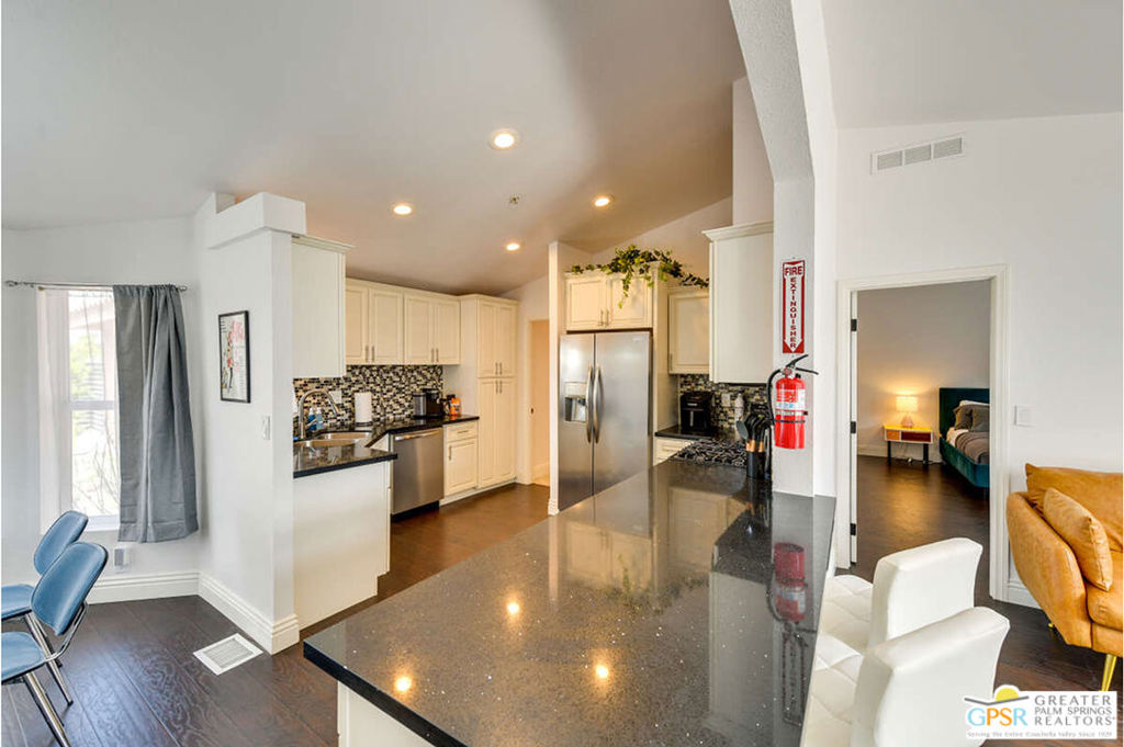 MLS #25582531PS image #4