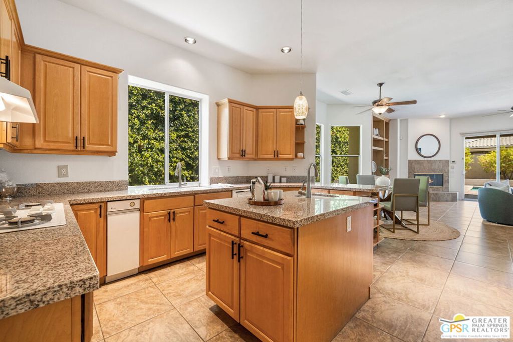 MLS #25582813PS image #24