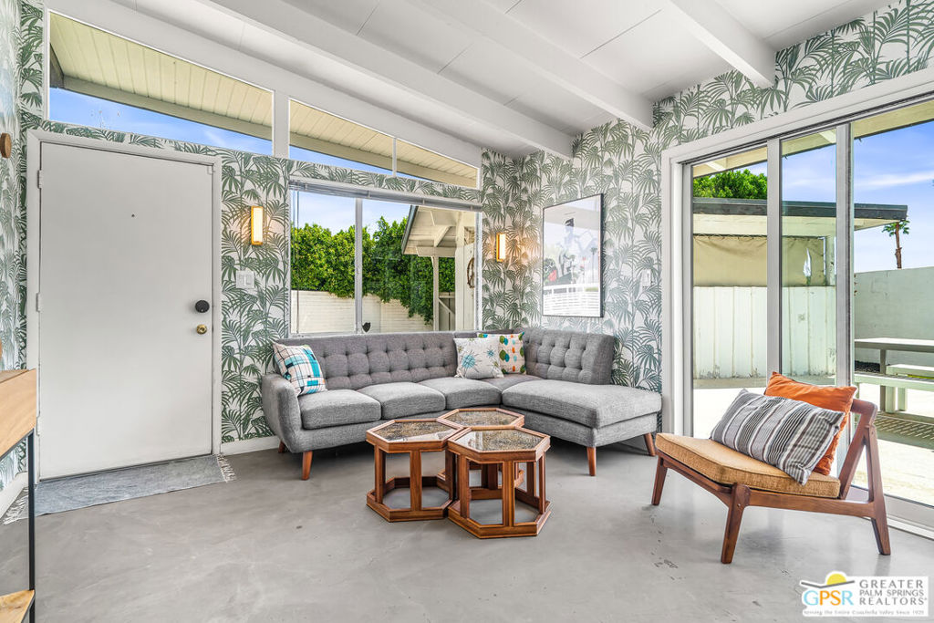 MLS #25583943PS image #6