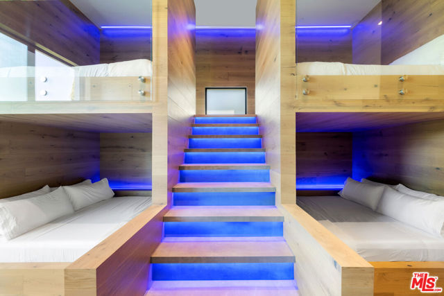 MLS #25584221 image #32