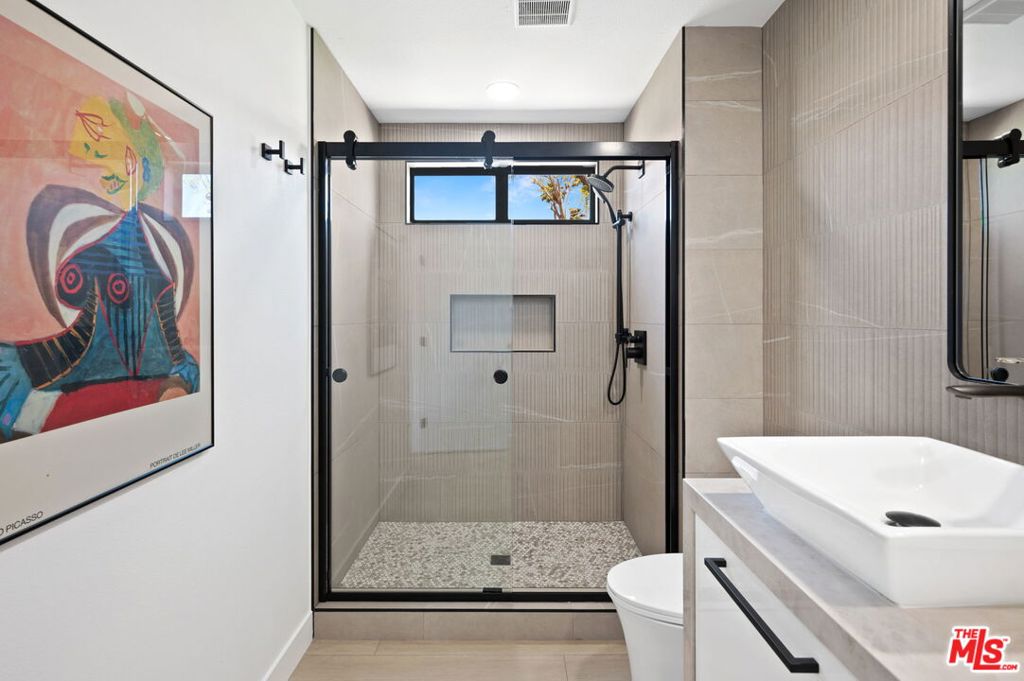 MLS #25585997 image #16