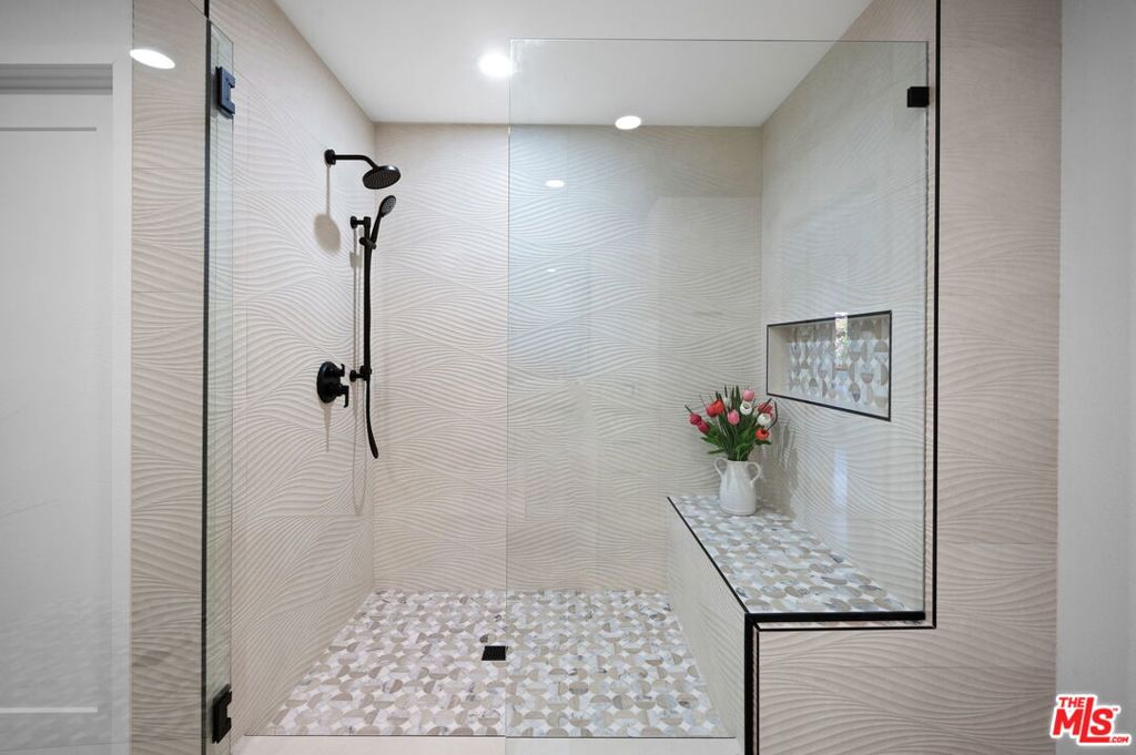 MLS #25585997 image #20