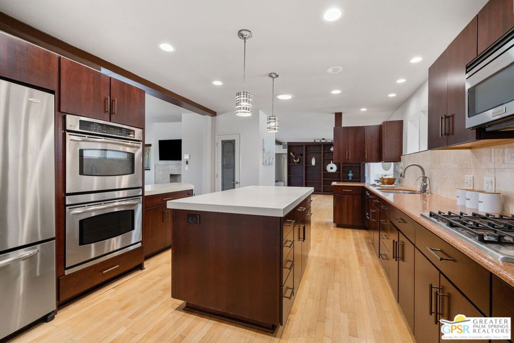 MLS #25586335PS image #25