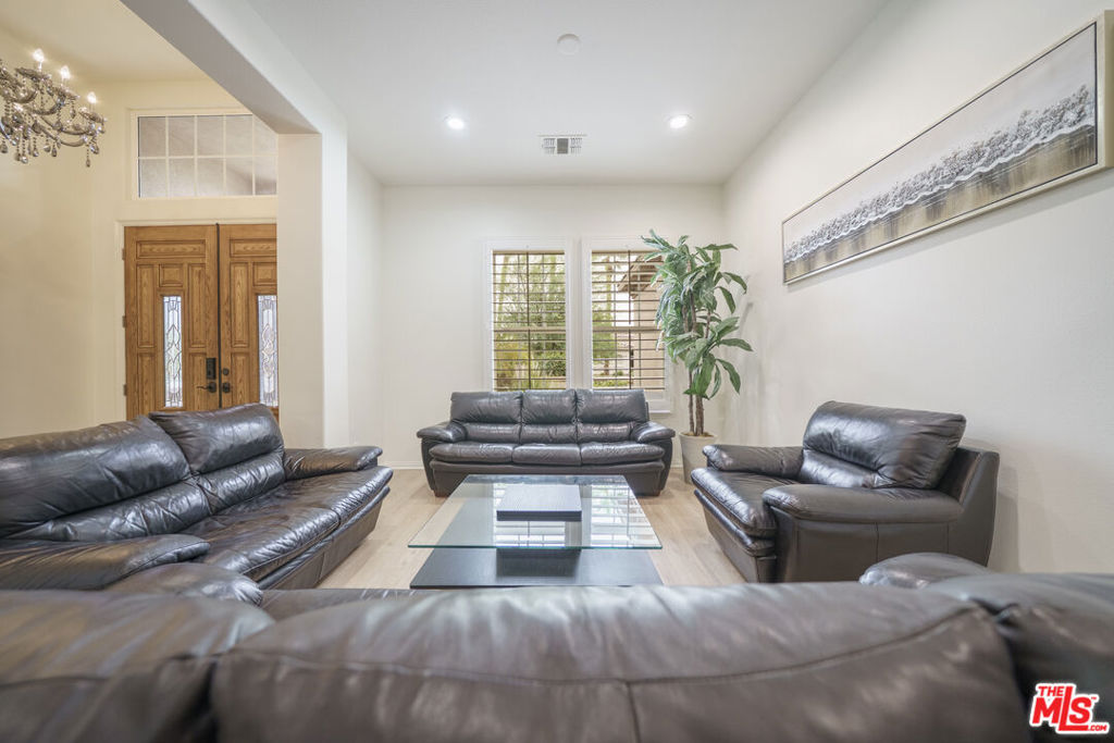 MLS #25586529 image #29