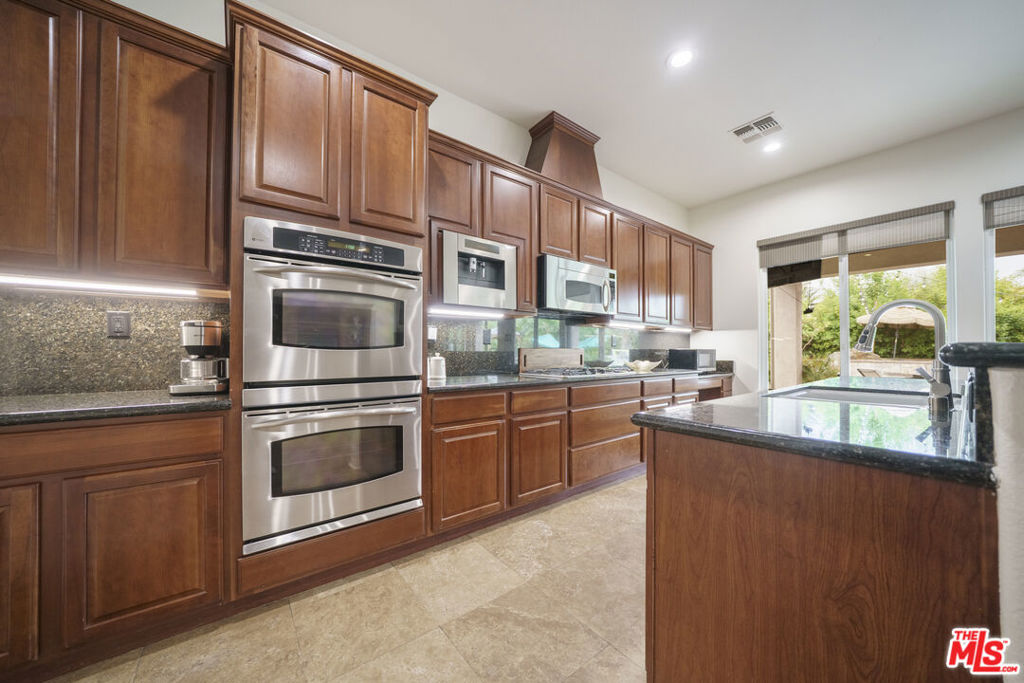 MLS #25586529 image #33