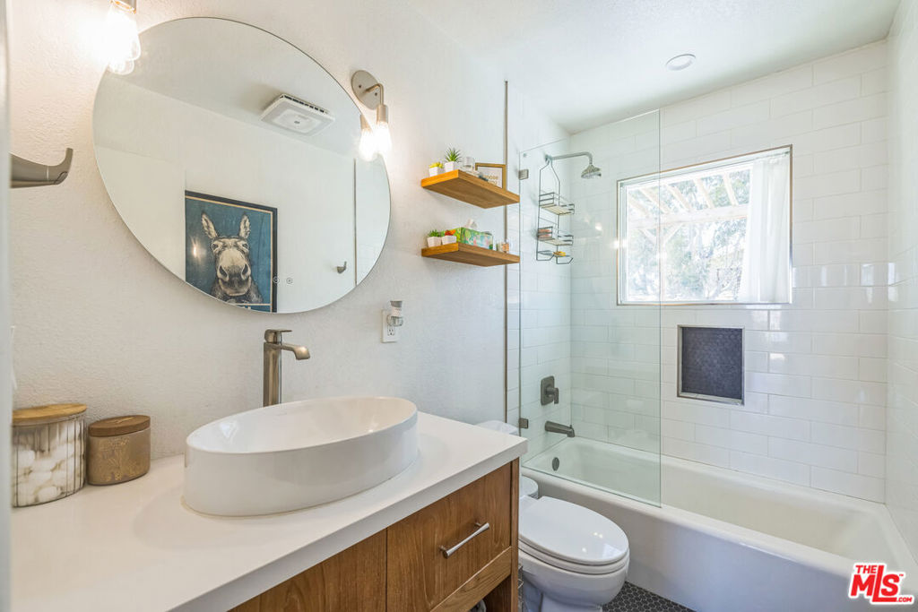 MLS #25587035 image #18