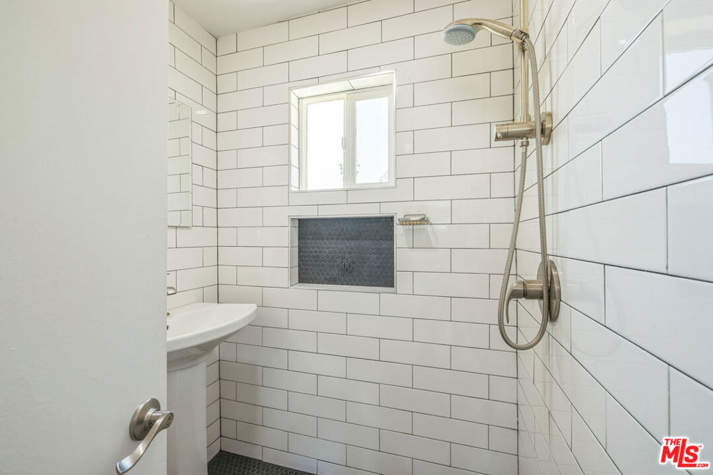 MLS #25587035 image #21