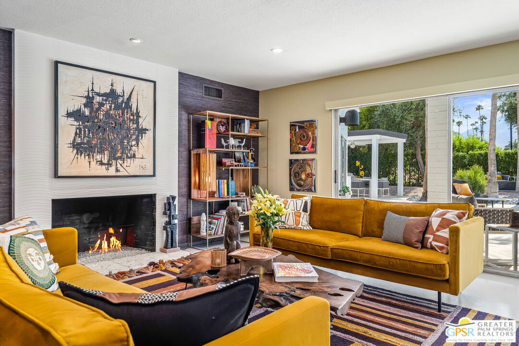 MLS #25588587PS image #1