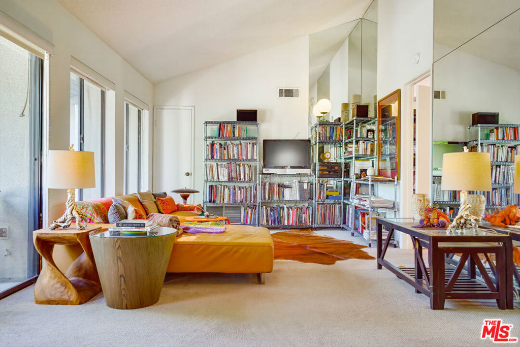 MLS #25589917 image #0