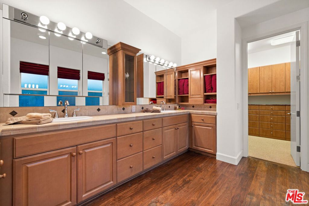 MLS #25590745 image #33