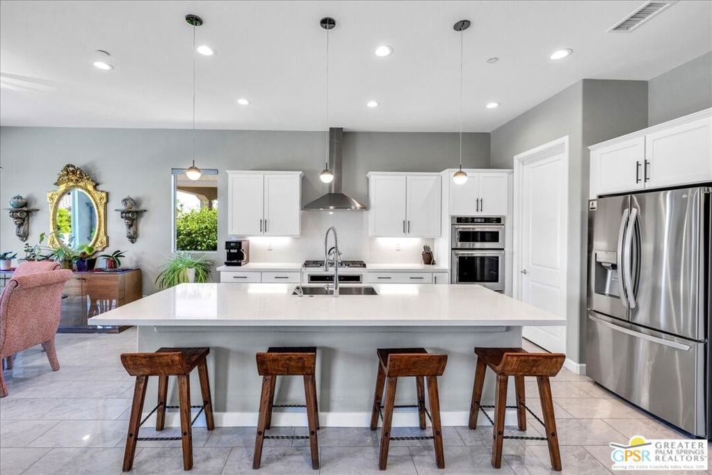 MLS #25590957PS image #2