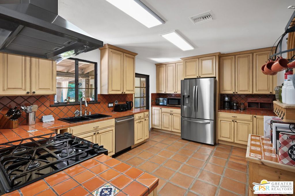 MLS #25593885PS image #20