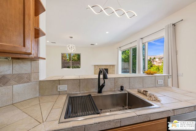 MLS #25594903PS image #17