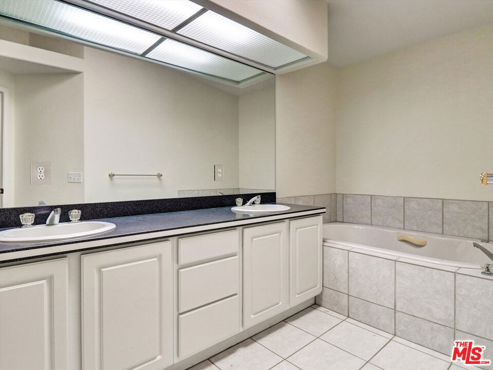 MLS #25594941 image #22