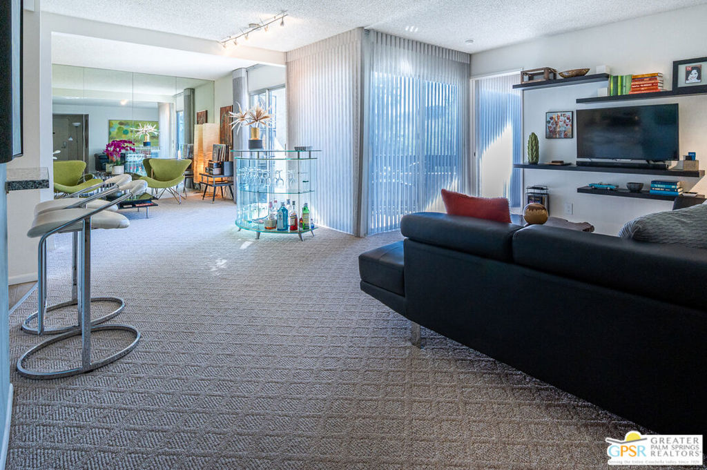 MLS #25596385PS image #2