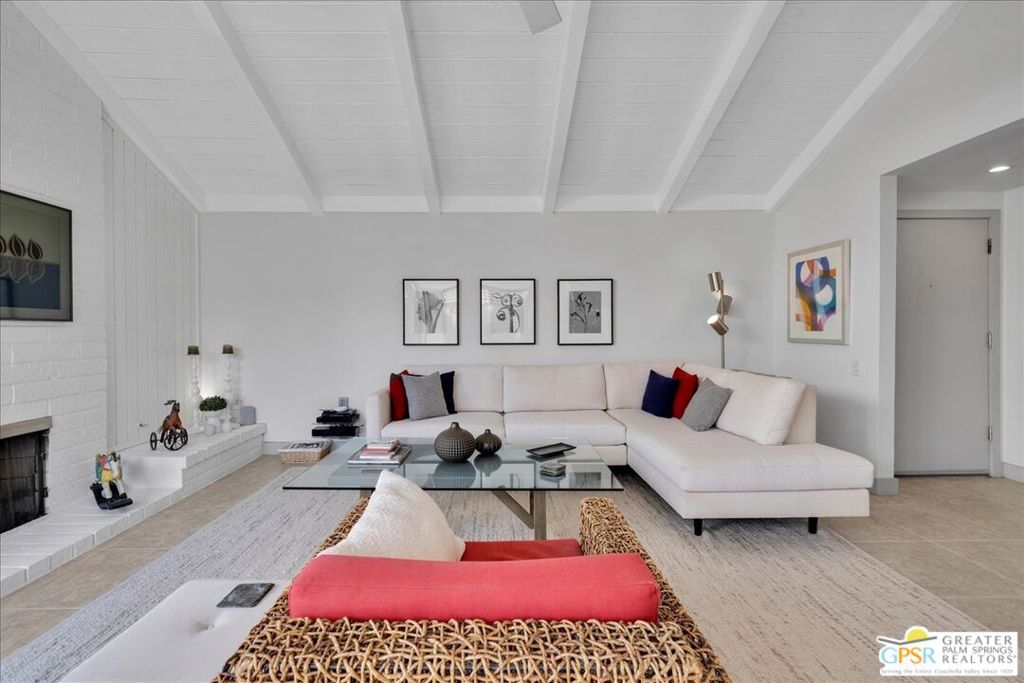 MLS #25597173PS image #1