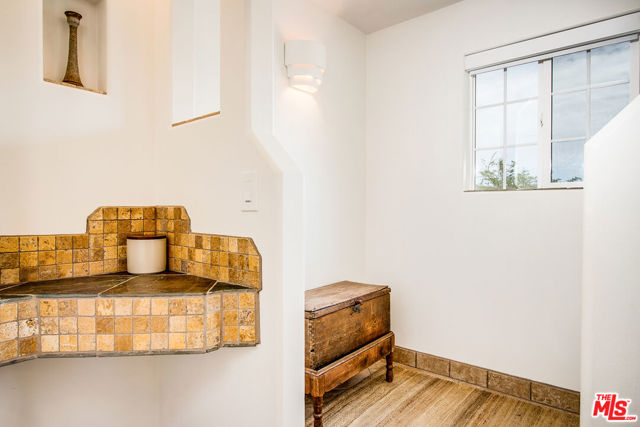 MLS #25597233 image #21