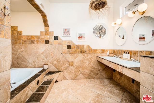 MLS #25597233 image #28