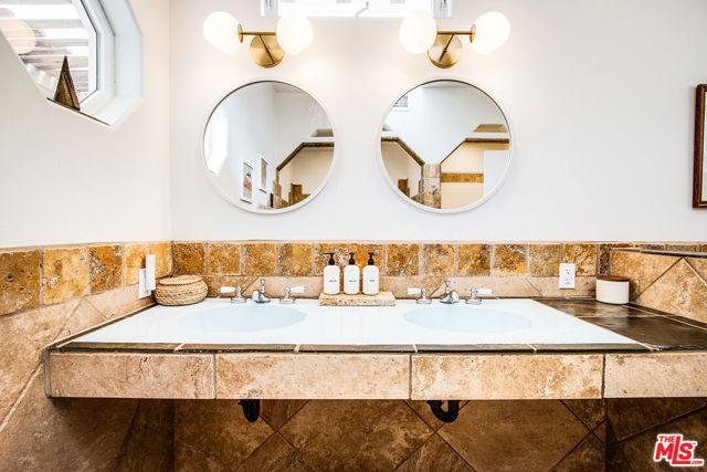 MLS #25597233 image #29