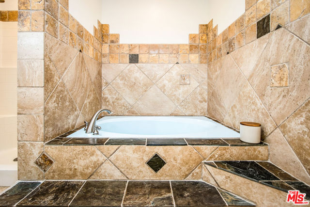 MLS #25597233 image #30