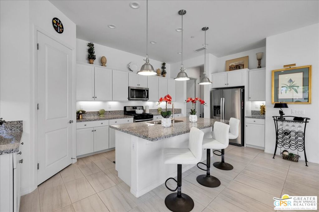 MLS #25597615PS image #4