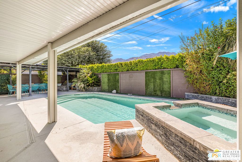 MLS #25597759PS image #1