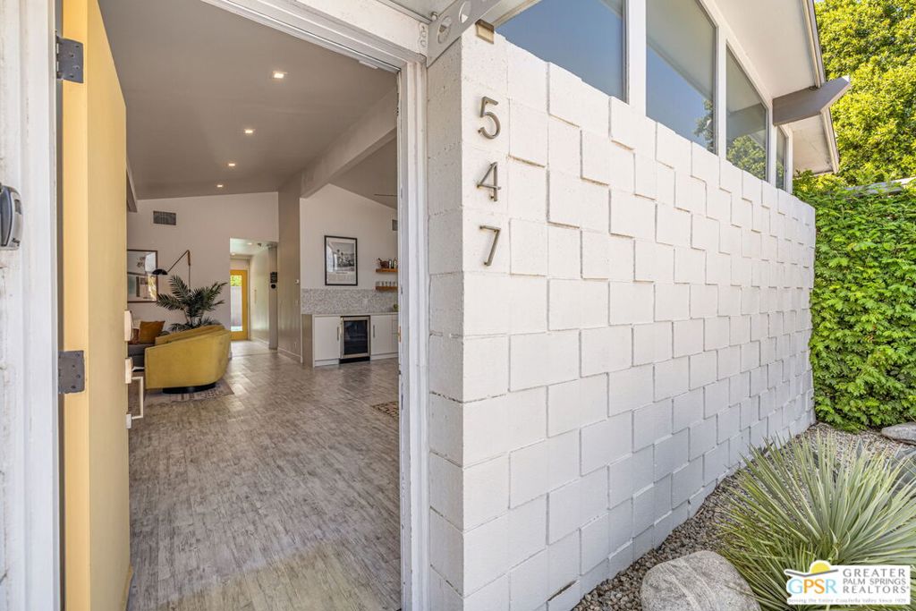 MLS #25597759PS image #2