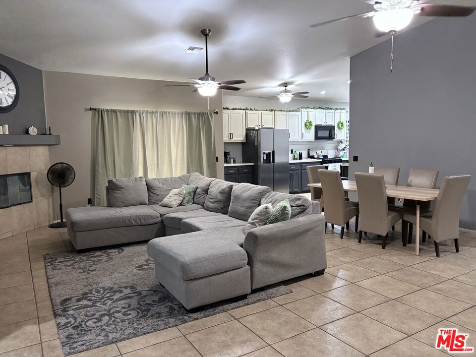 MLS #25600381 image #1