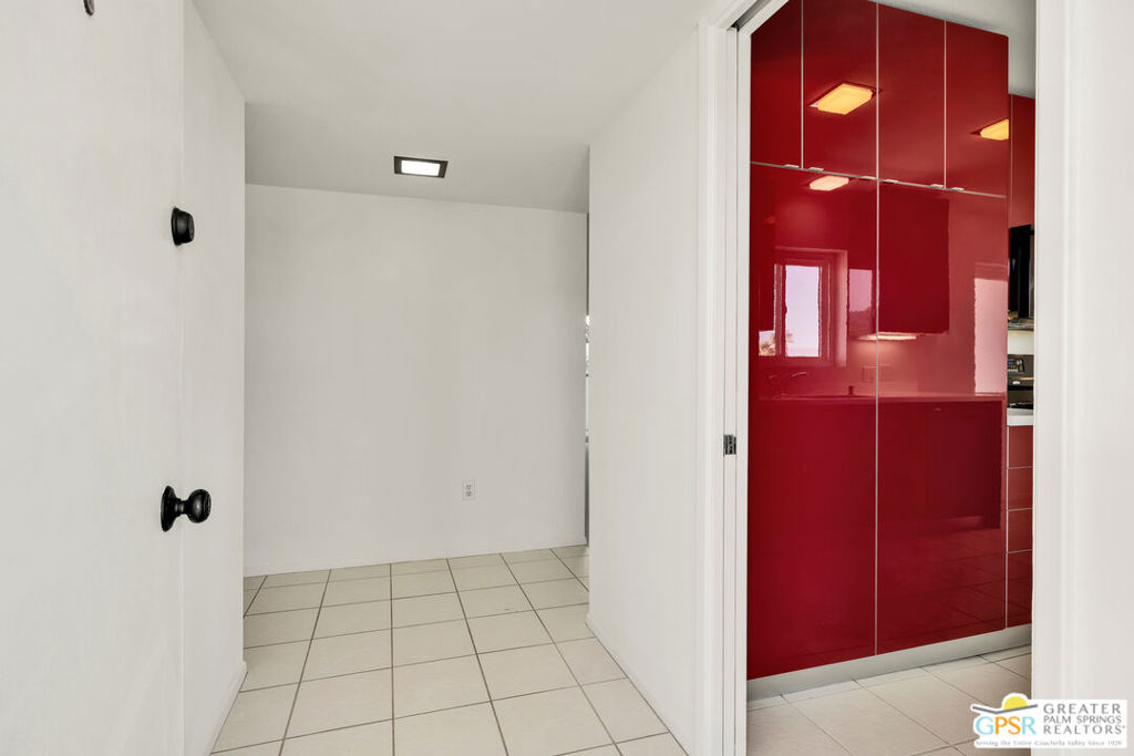 MLS #25601629PS image #2