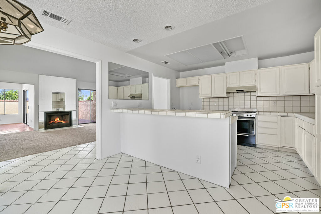 MLS #25602827PS image #16