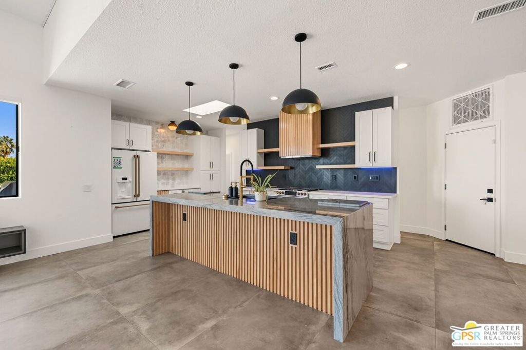 MLS #25604531PS image #9