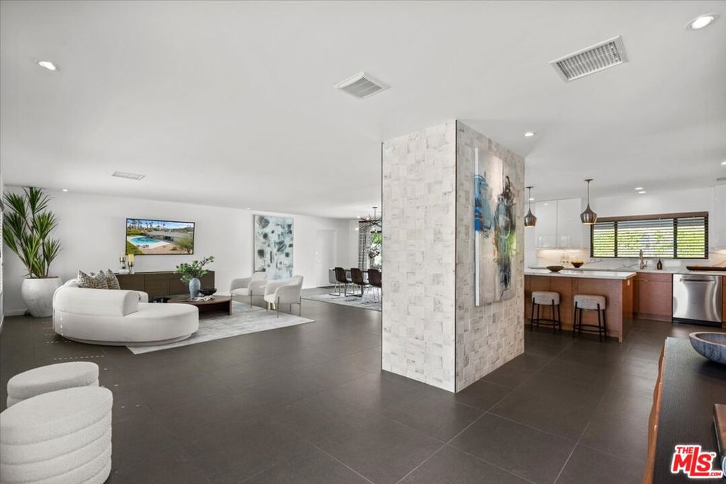 MLS #25605045 image #2