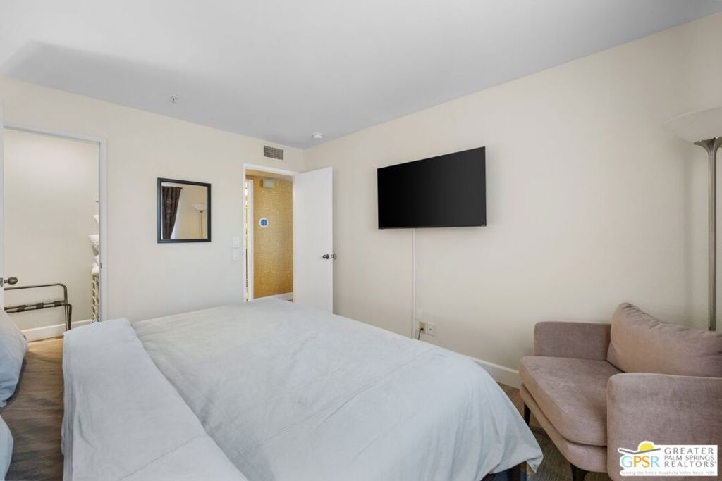 MLS #25607045PS image #14