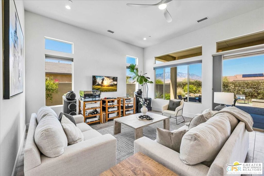 MLS #25607511PS image #9