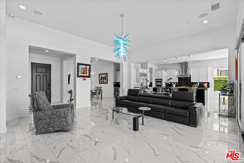 MLS #25608345 image #10