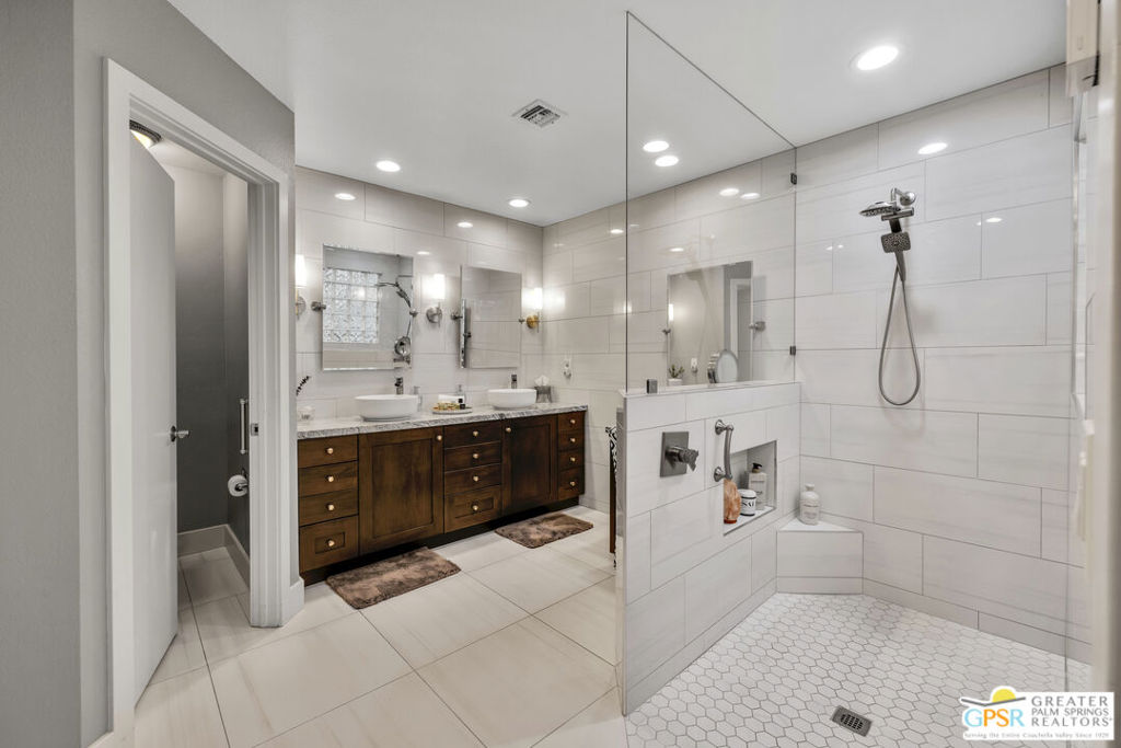 MLS #25610343PS image #24