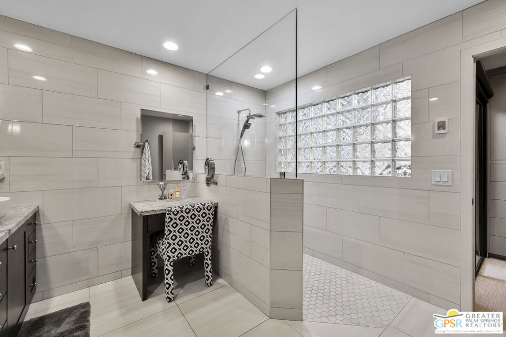 MLS #25610343PS image #25