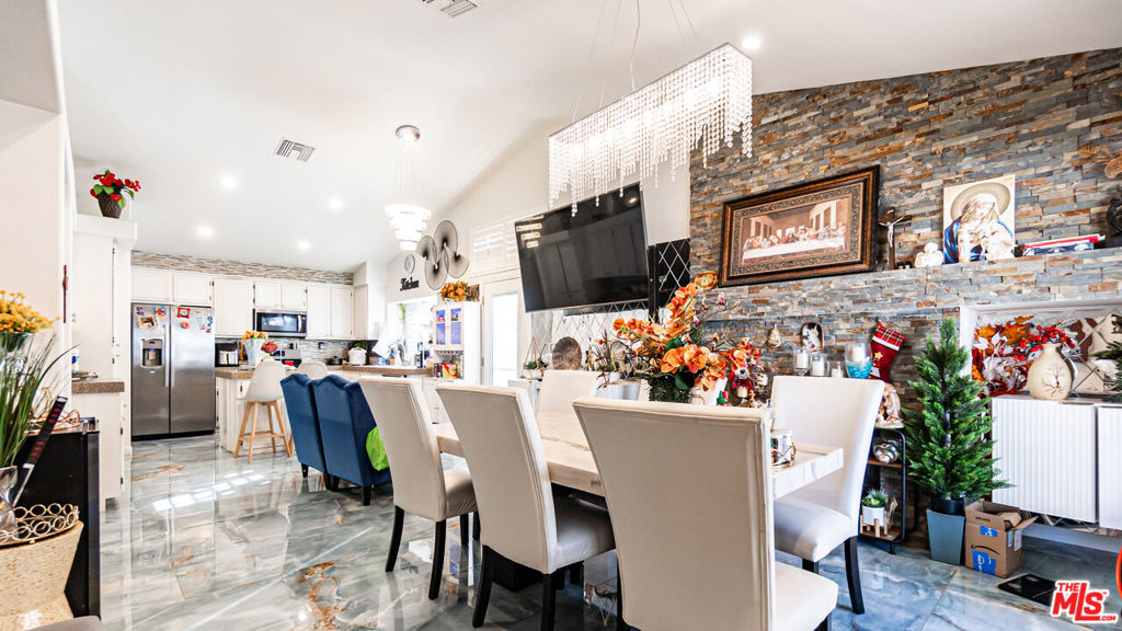 MLS #25611941 image #14