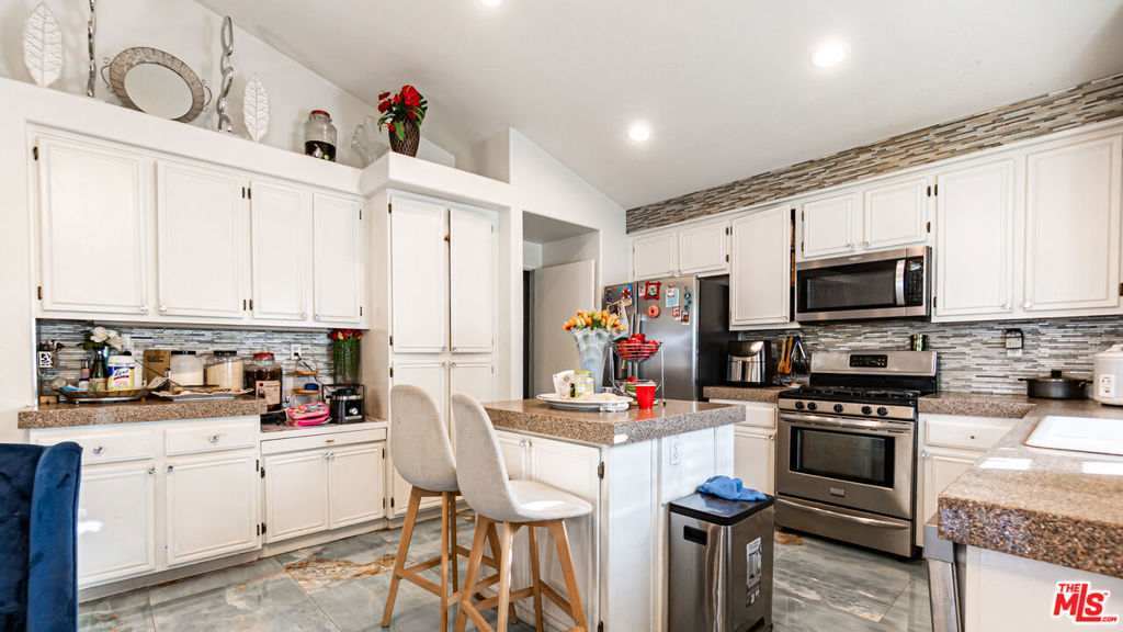 MLS #25611941 image #18