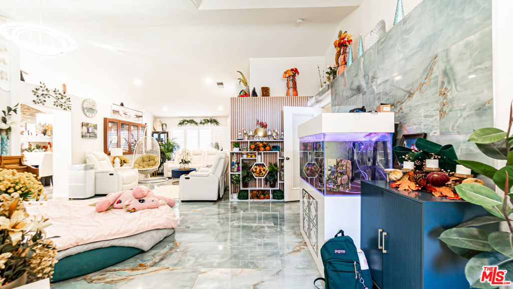 MLS #25611941 image #2