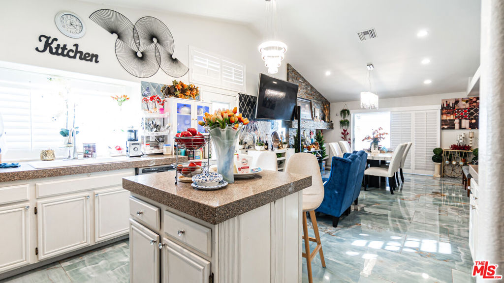 MLS #25611941 image #20