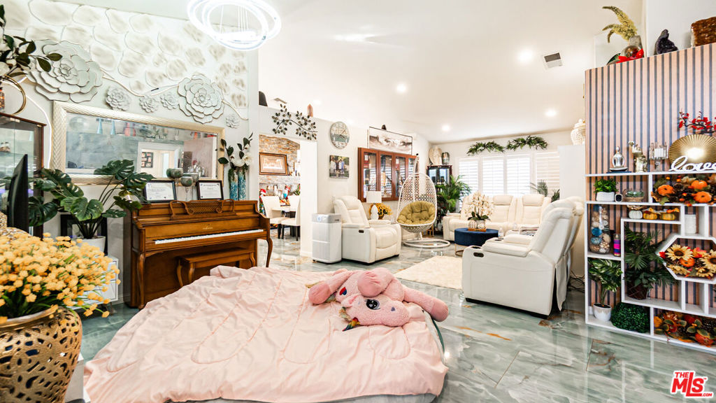 MLS #25611941 image #3