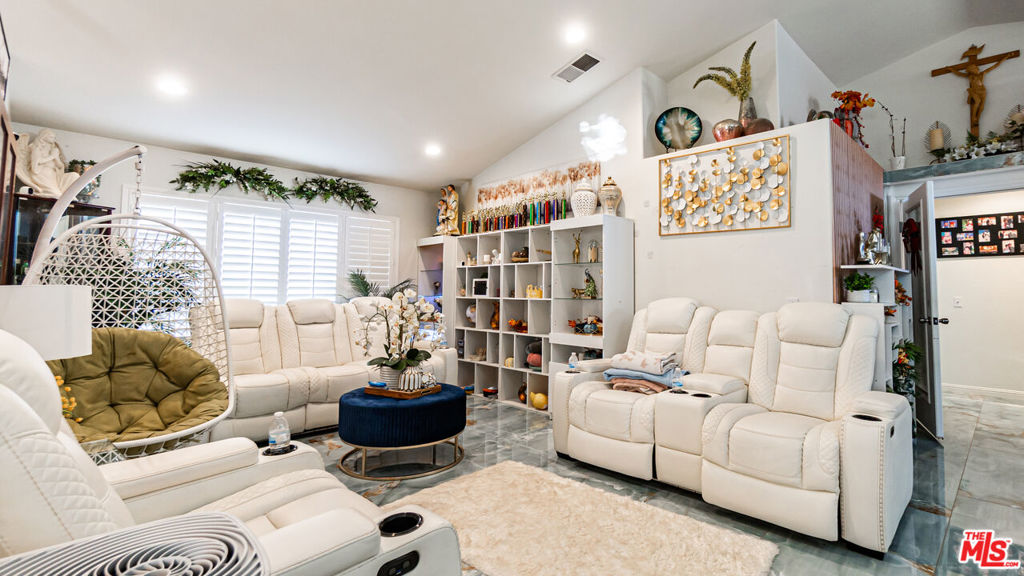 MLS #25611941 image #9