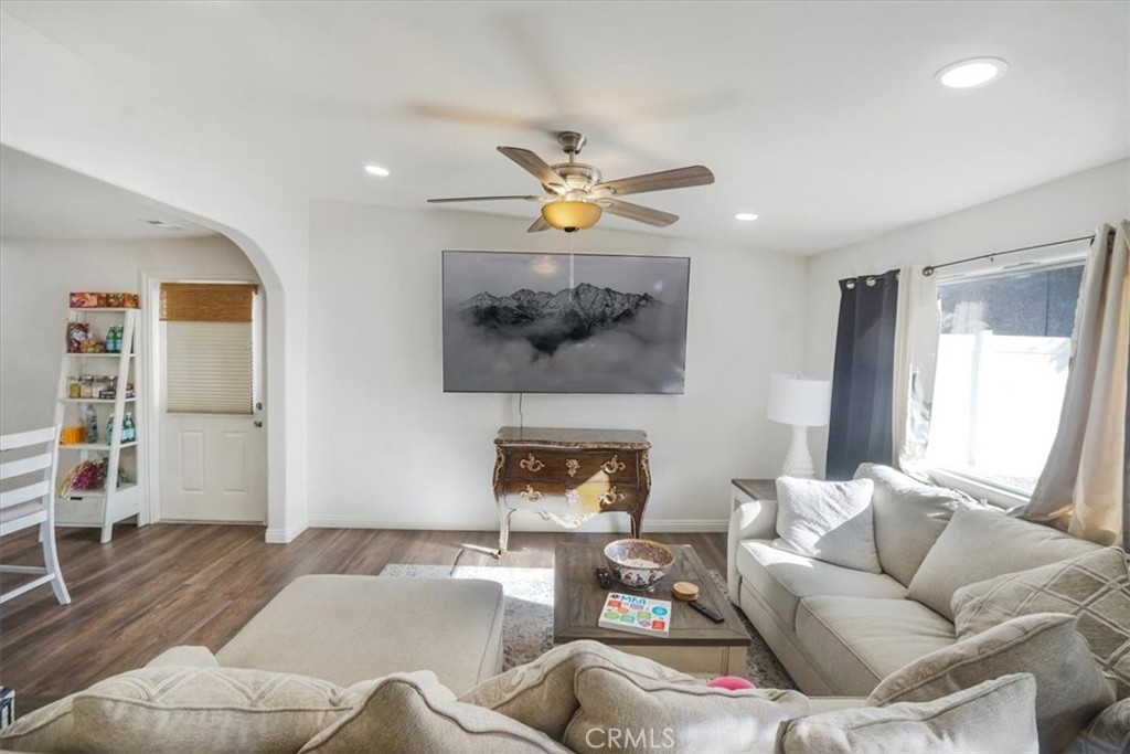 MLS #CV24235957 image #9